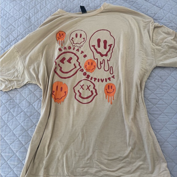 SHEIN Tops - SHEIN Tan Tee with Red Graphic